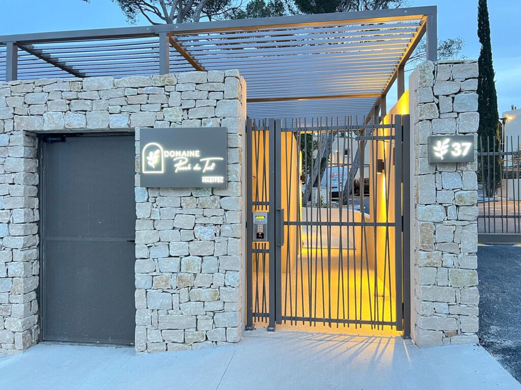 Entrée du domaine Puech du Teil